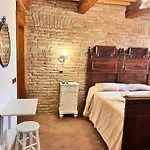 Corte Arcangeli فندق فيرّارا