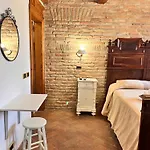 Corte Arcangeli فندق فيرّارا