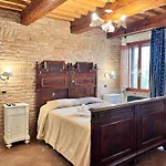 Corte Arcangeli 3* فيرّارا