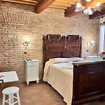 Corte Arcangeli فندق 3*
